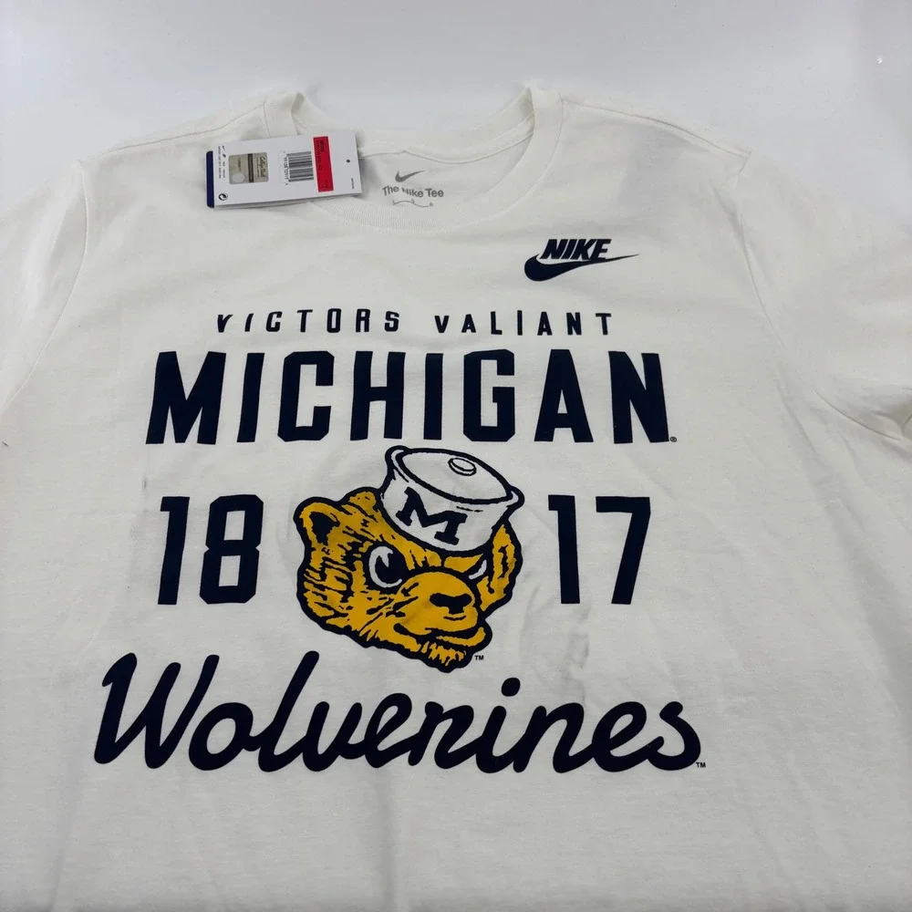 Nike Michigan Wolverines T-Shirt Men Large White 1817 Mascot NWT New Spots NCAA